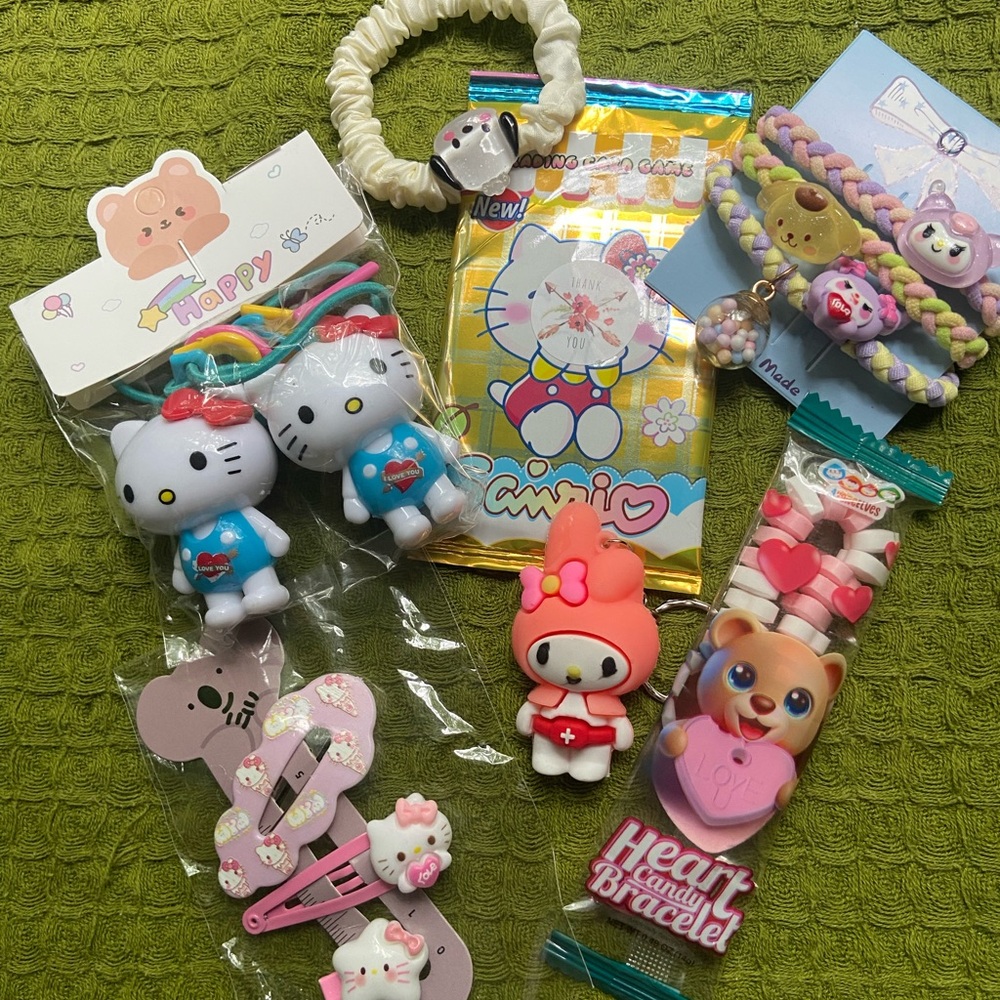 🍀 Hello Kitty 🍀5 for $25🍀Hello Kitty Sanrio Friends Accessories 12+ Piece Bundle